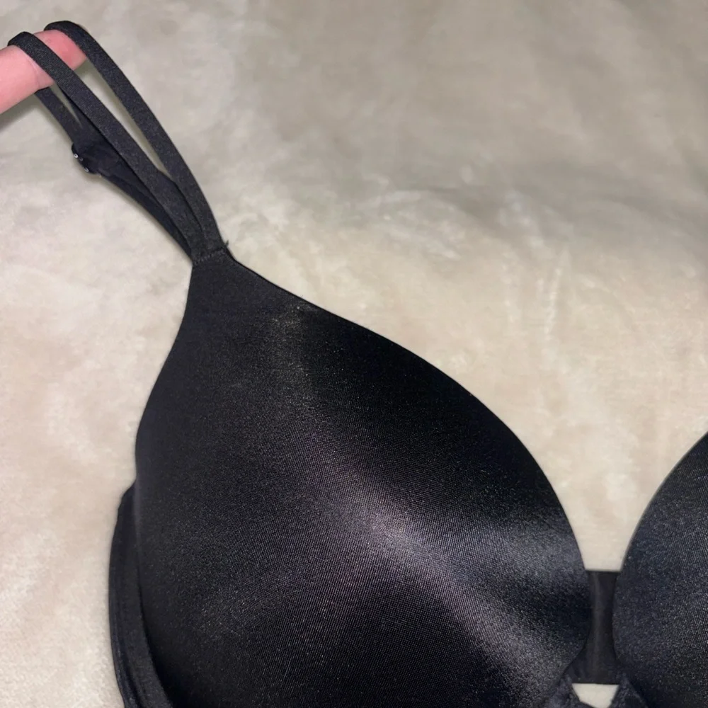 Victoria’s Secret push up bra - Picture 2 of 6